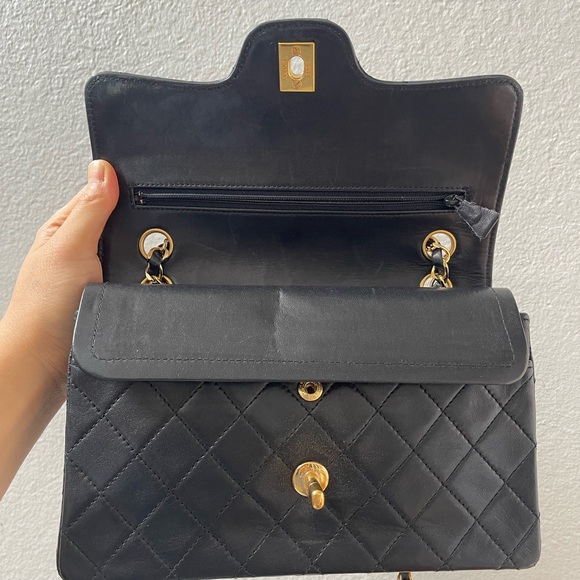 ❌SOLD❌Vintage Chanel Small Classic Double Flap - Picture 3 of 9